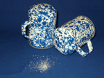 Enamel on steel salt and pepper set