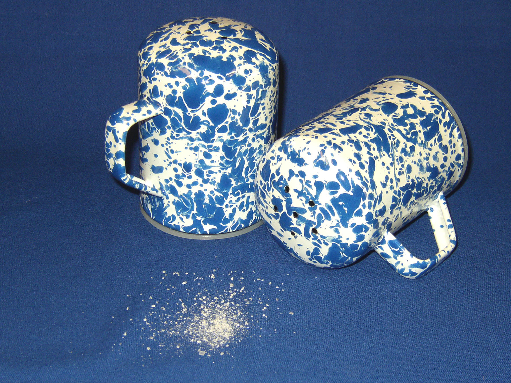 Enamel on steel salt and pepper set